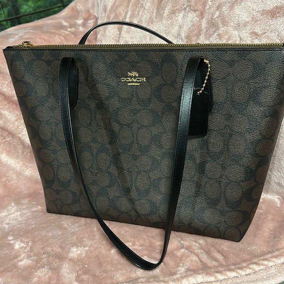Zip Top Tote In Signature Canvas New without tags - Picture 1 of 4